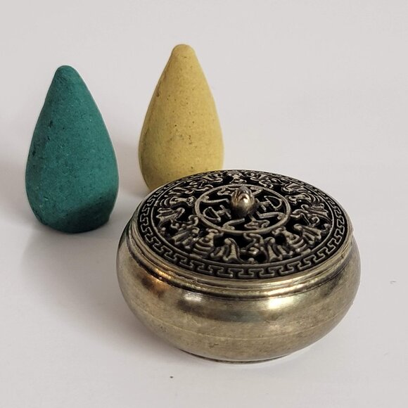 Mini Metal Incense Burner w Lid Ornament 2 Cone Incense Included - Picture 1 of 6